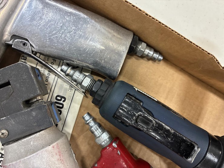 #115299-•-assortment-air-tools-image-11