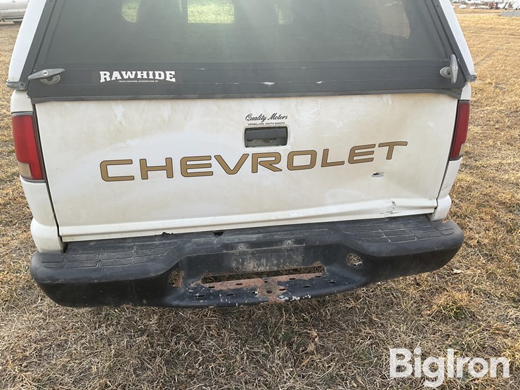 2002-chevrolet-s10-image-19