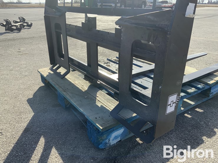 2025-giyi-60"-skid-steer-pallet-forks-&-mast-assembly-image-9