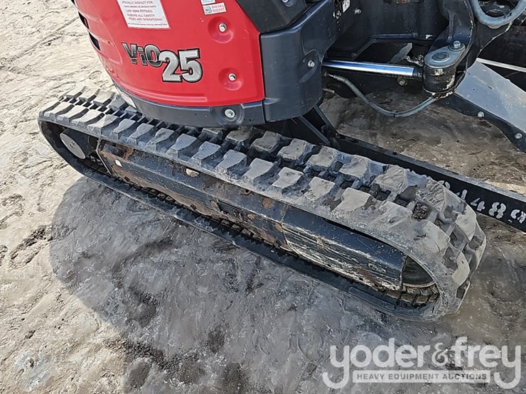 2021-yanmar-vio25-image-13