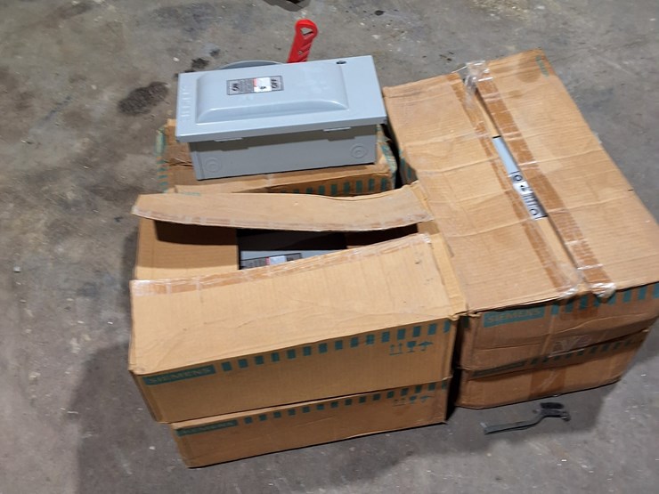 #338-•-lot-of-fused-safety-switches-image-7