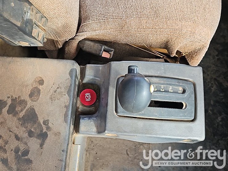 2008-caterpillar-d250e-image-22