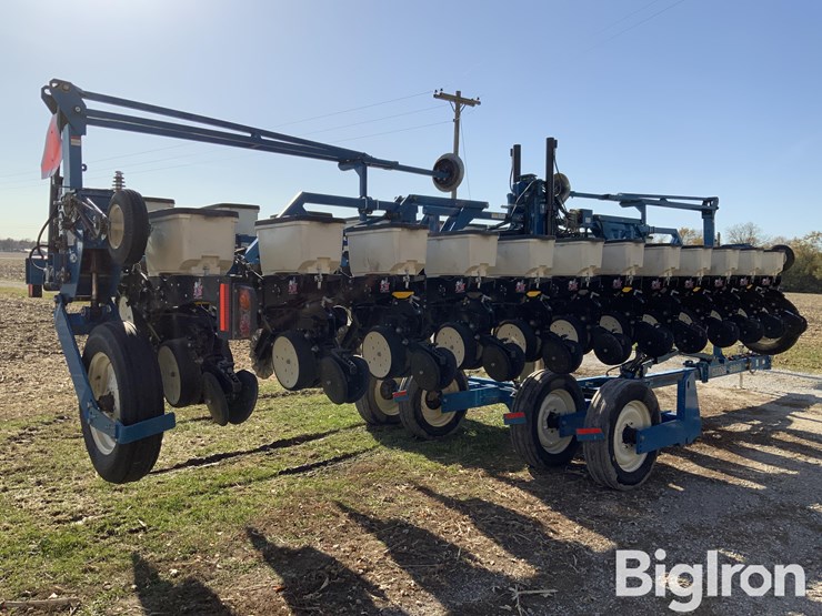 2009-kinze-3600-image-5