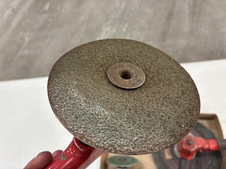 #115327-•-box-of-air-sanders-image-7