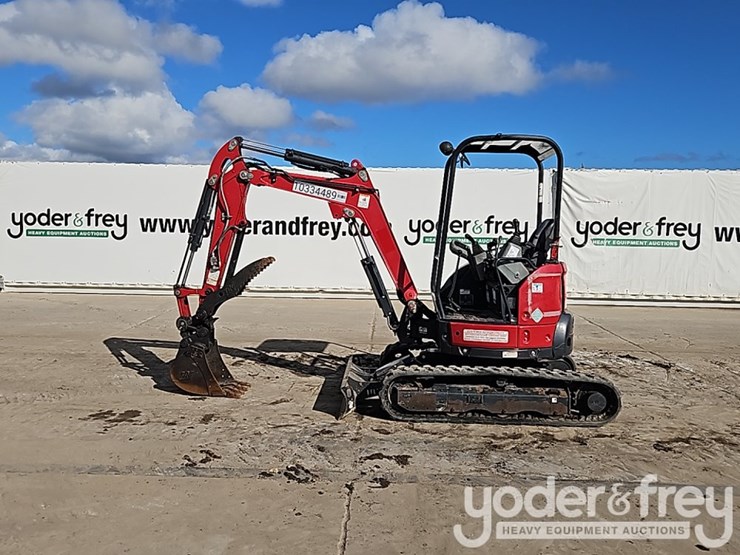 2021-yanmar-vio25-image-3