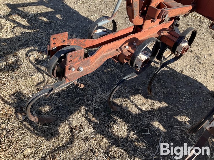 noble-2-row-s-tine-field-cultivator-image-17