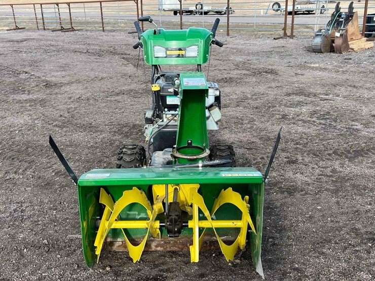 john-deere-1330se-snowblower-image-6