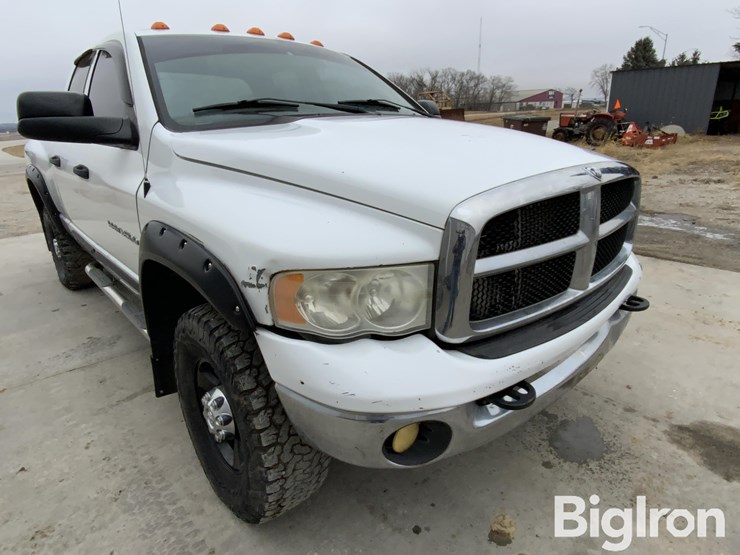 2004-dodge-ram-3500-image-15