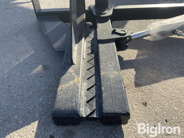 2025-giyi-tp25-skid-steer-post/tree-puller-image-16