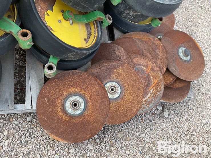 john-deere-8-image-13