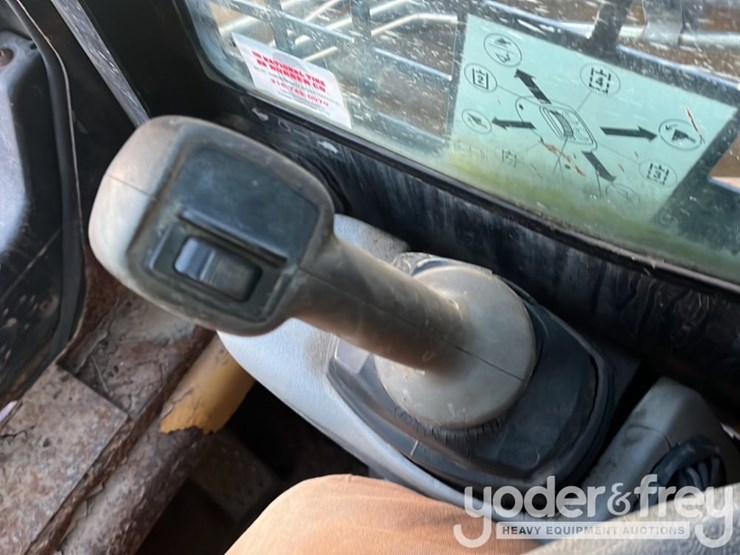 2012-caterpillar-252b3-image-28