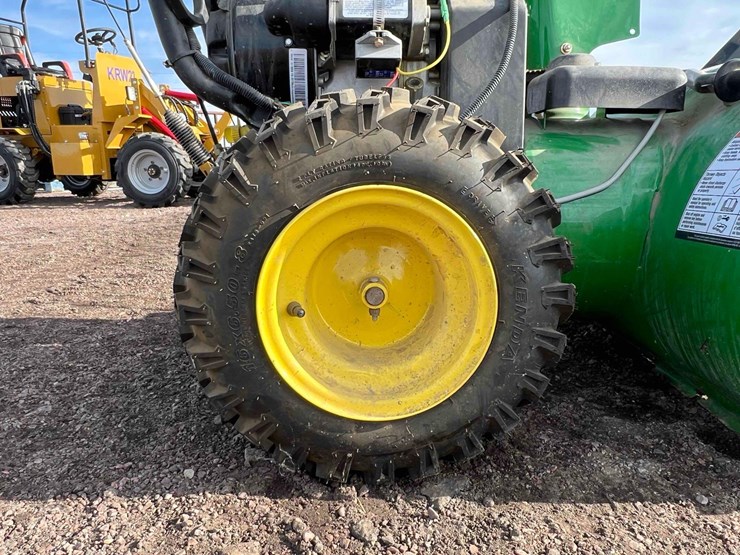 john-deere-1330se-snowblower-image-15