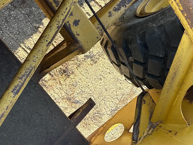 caterpillar-60-image-9