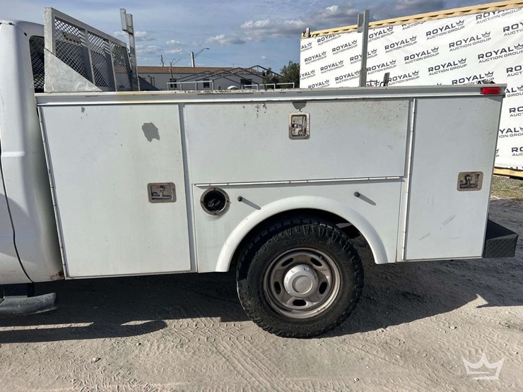 2012-ford-f350-image-17