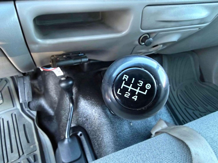 2001-ford-f350-xl-image-48