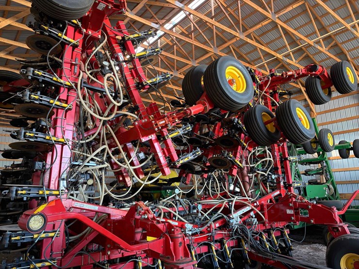 2014-bourgault-7700-image-3