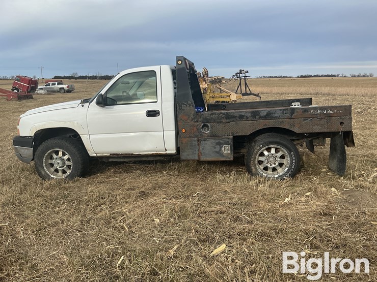 2005-chevrolet-silverado-2500-image-8