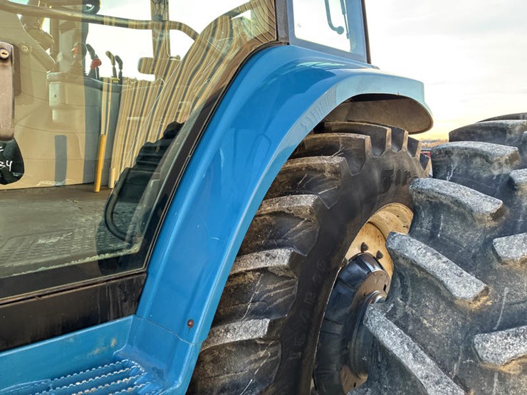 new-holland-8870-image-30