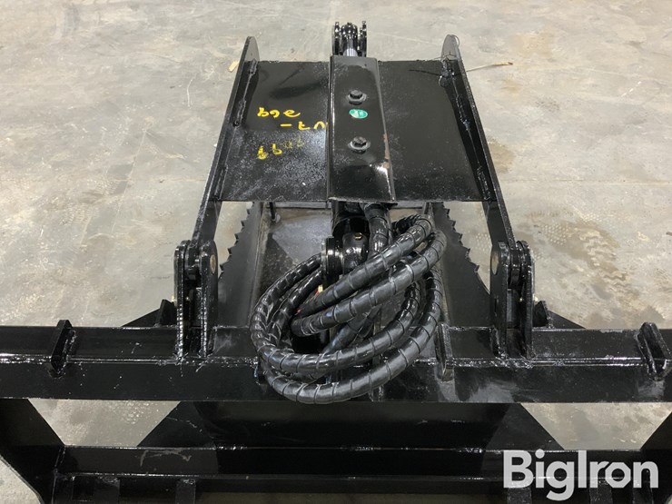 2025-giyi-sgb20-skid-steer-stump-grab-bucket-image-12