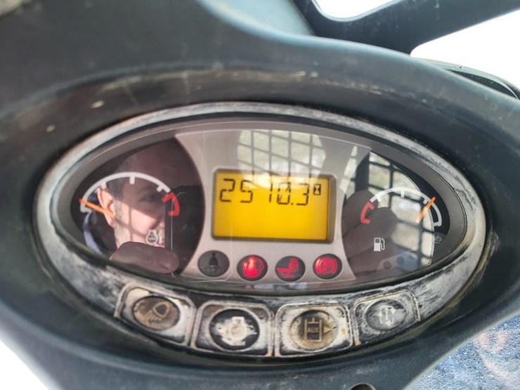 2017-bobcat-t630-image-39