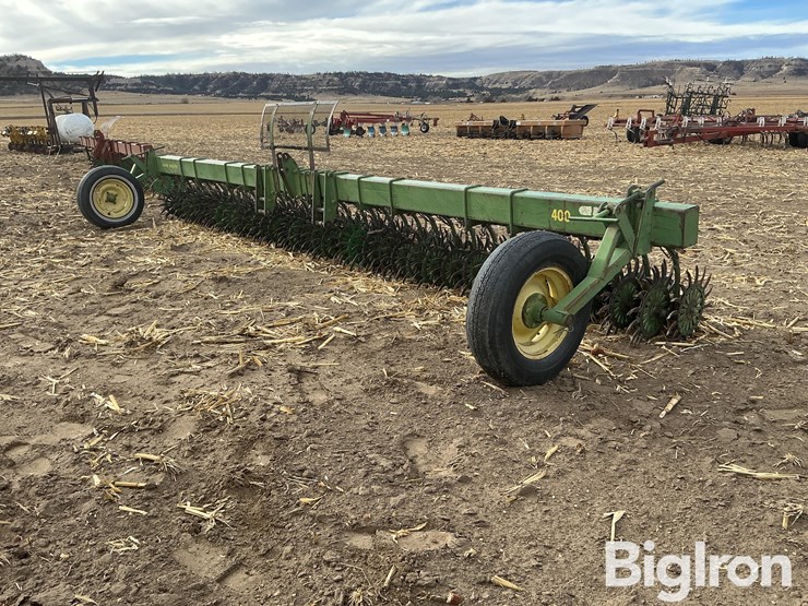 john-deere-400-image-1