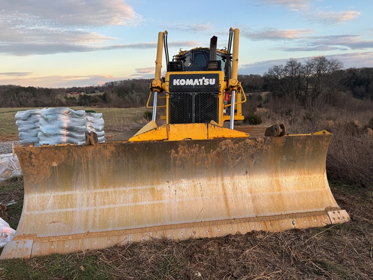 komatsu-d65px-image-2