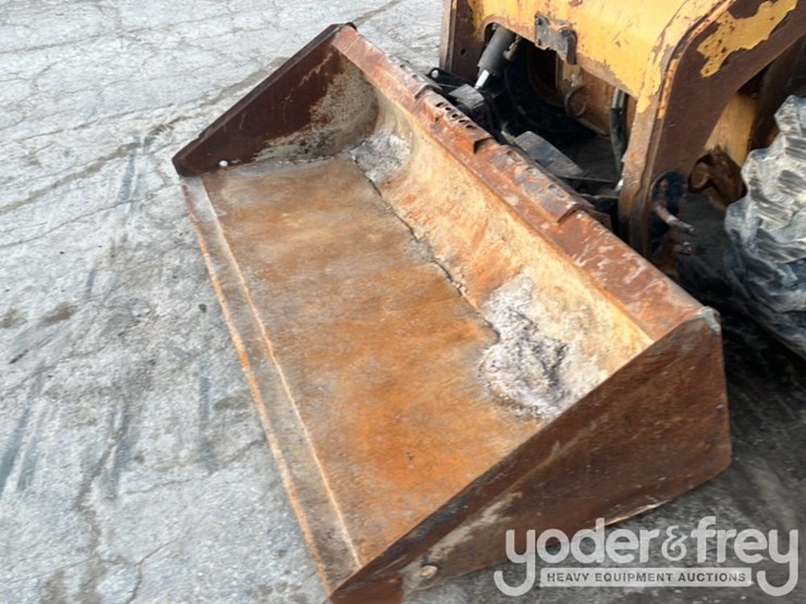 2012-caterpillar-252b3-image-13