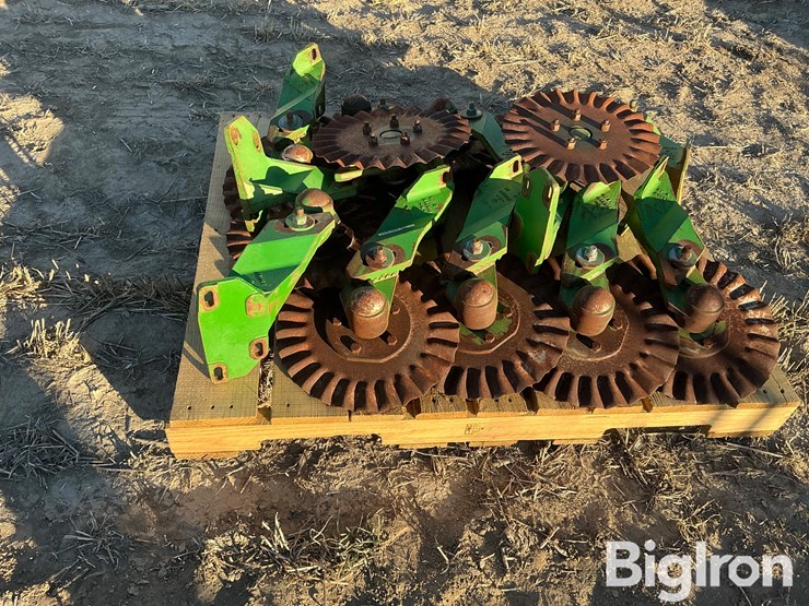 john-deere-7300-image-7