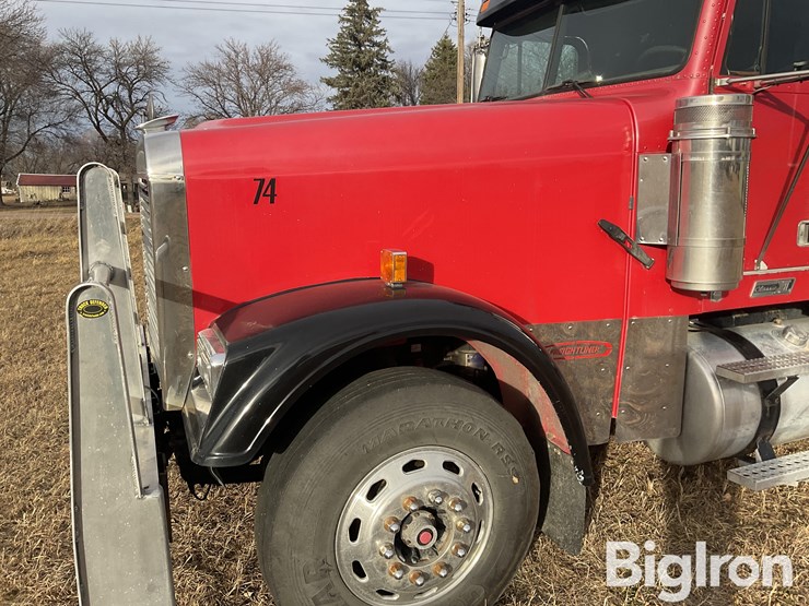 2007-freightliner-fld132-classic-xl-image-13