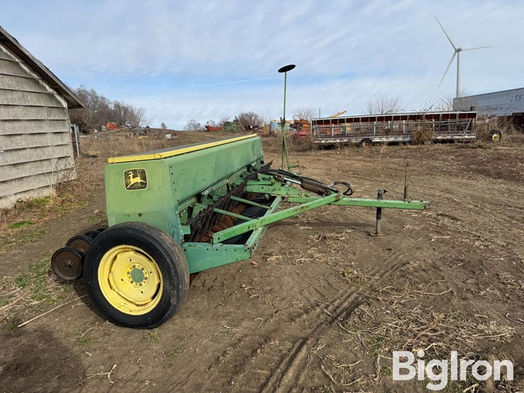john-deere-8200-image-4