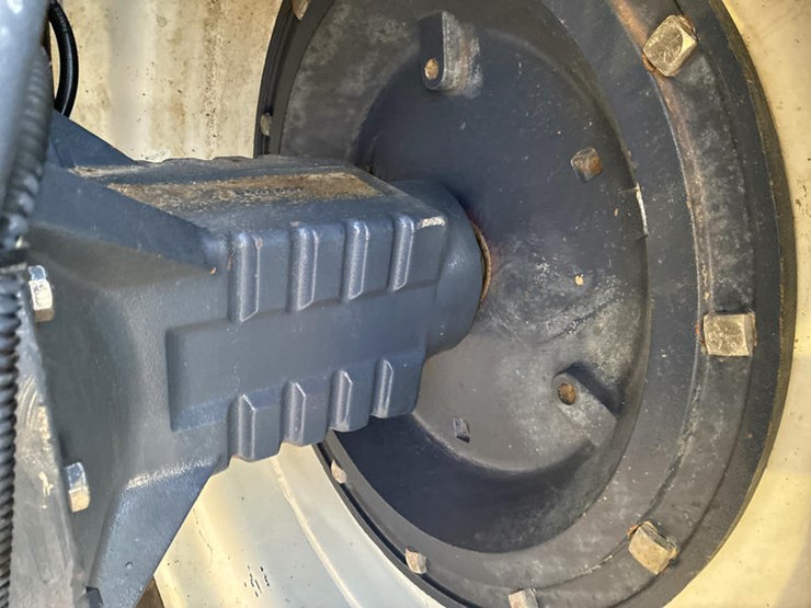 new-holland-8870-image-48