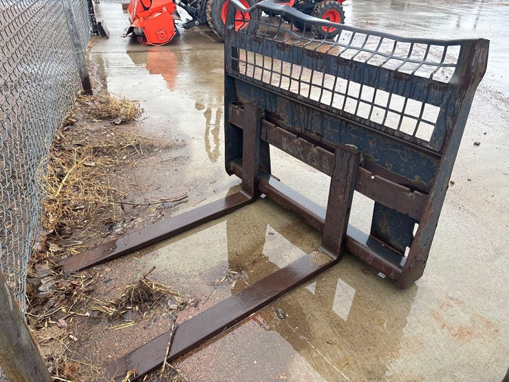 pallet-forks-attachment-image-2