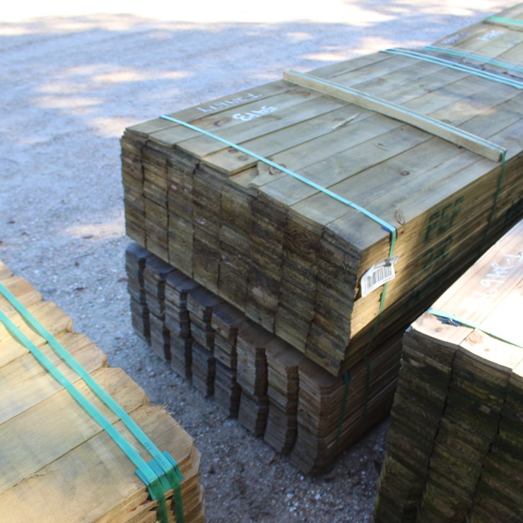 #24679 • 2 BUNDLES OF 5/8IN X 6FT FENCE BOARDS