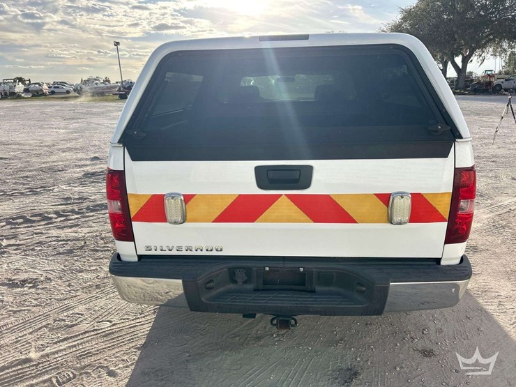 2013-chevrolet-silverado-1500-image-22