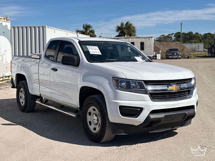 2017-chevrolet-colorado-image-2