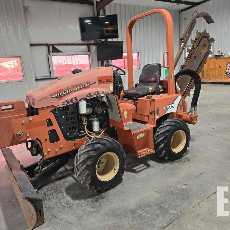 2015 DITCH WITCH RT40