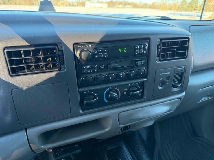 2001-ford-f350-xl-image-47