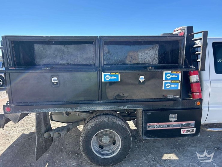 2015-ford-f350-image-21