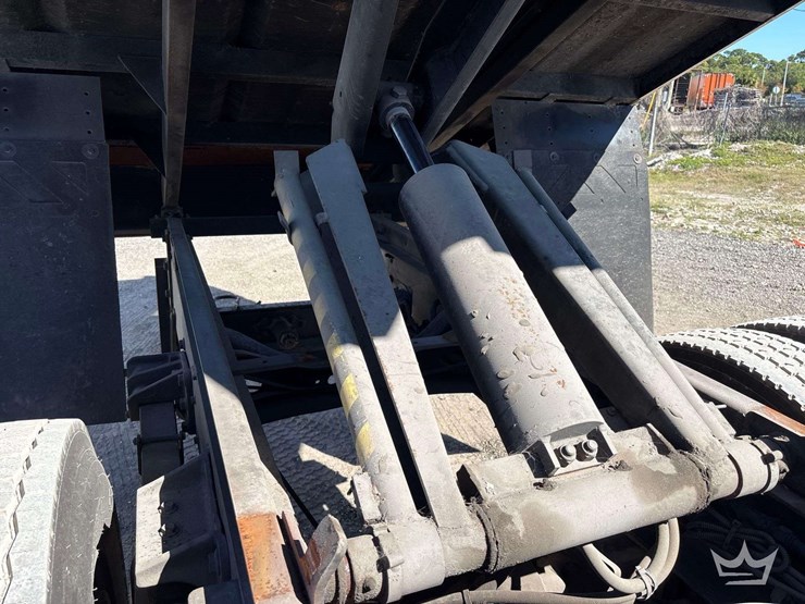 2006-international-durastar-4300-image-42