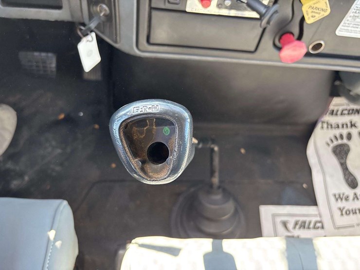 2006-international-durastar-4300-image-19