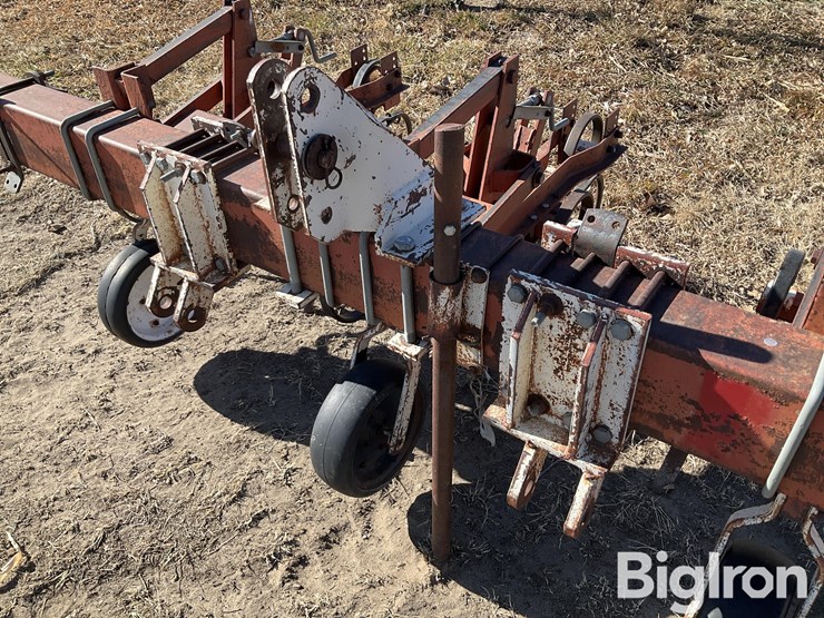 noble-2-row-s-tine-field-cultivator-image-9