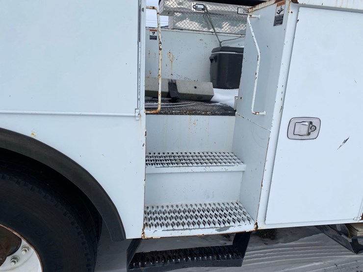 2015-ford-f750-image-26