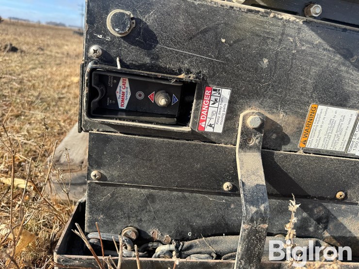 tommy-gate-tailgate-lift-image-9