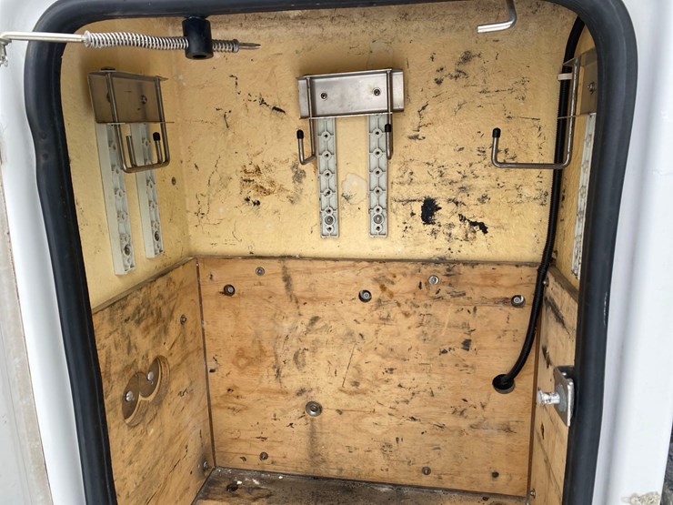 2014-ford-f350-sd-image-23