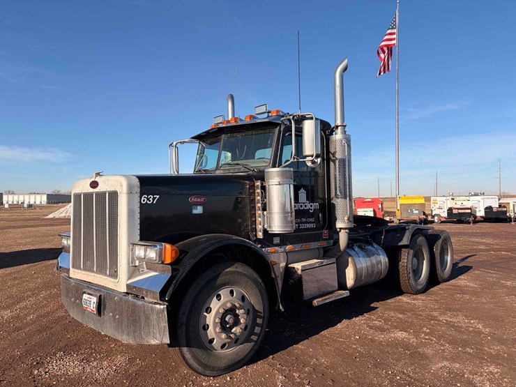 2007-peterbilt-379-image-1