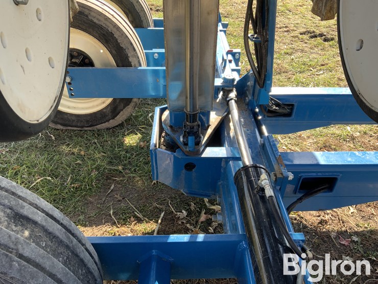 2009-kinze-3600-image-16