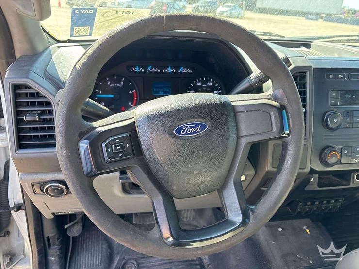 2017-ford-f550-image-16