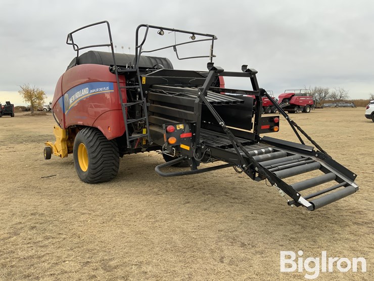 2013-new-holland-340-image-7