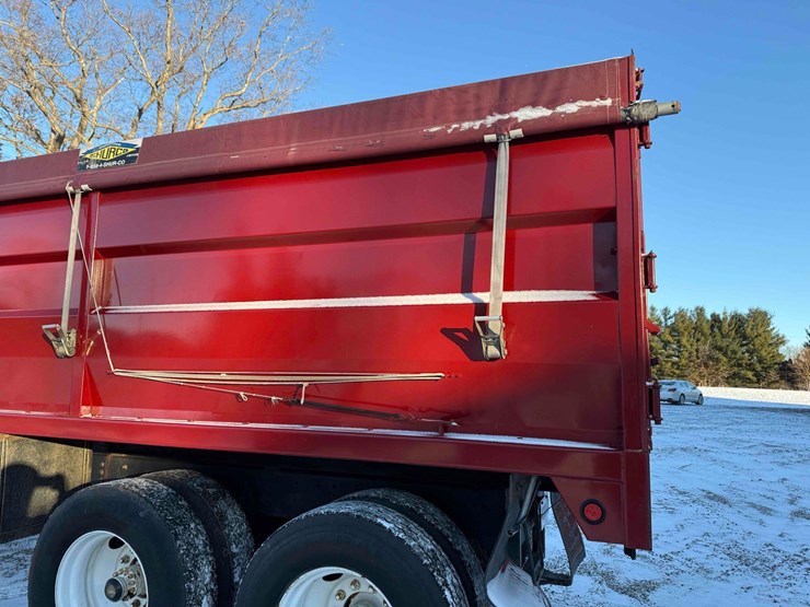 1984-freightliner-fl70-image-32