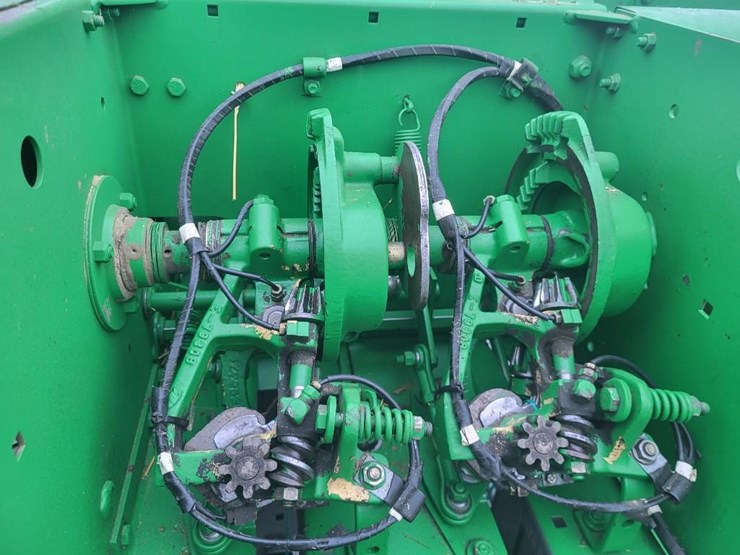 john-deere-348-image-17